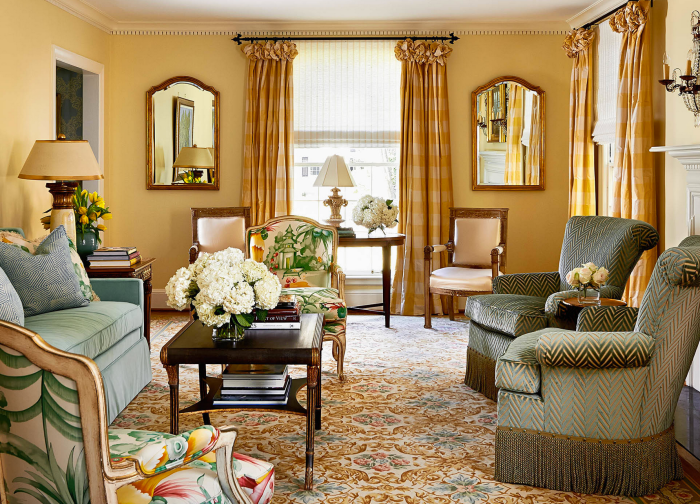 How to decorate a traditional living room