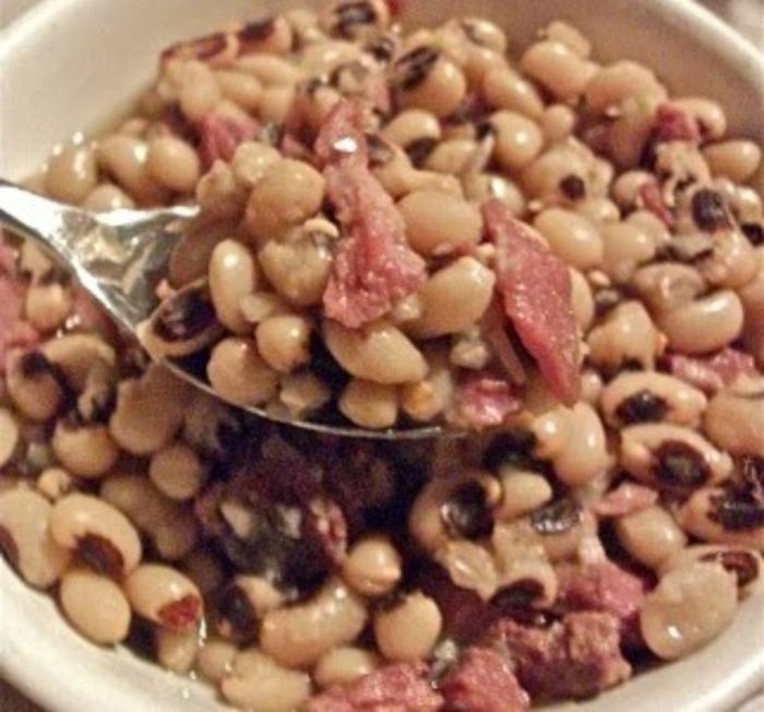 How to cook black eyed peas southern style