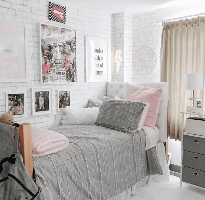 How to decorate your dorm room without tapestriea