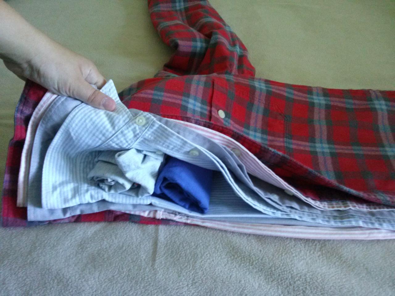 How to pack a men's dress shirt