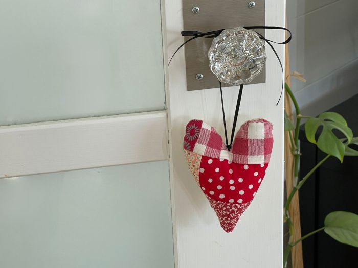 How to make a stuffed heart decoration